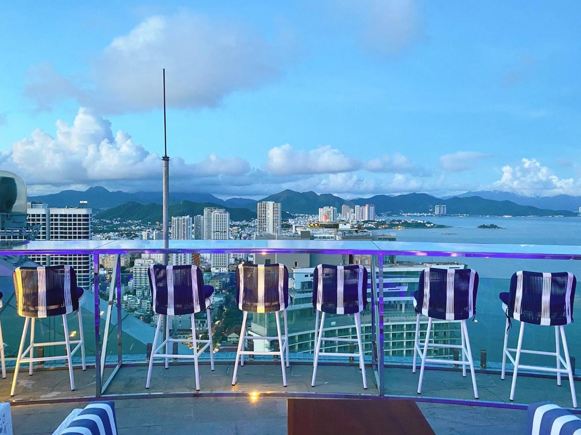 Coastal Panorama Oceanfront Suites Nha Trang Ngoại thất bức ảnh