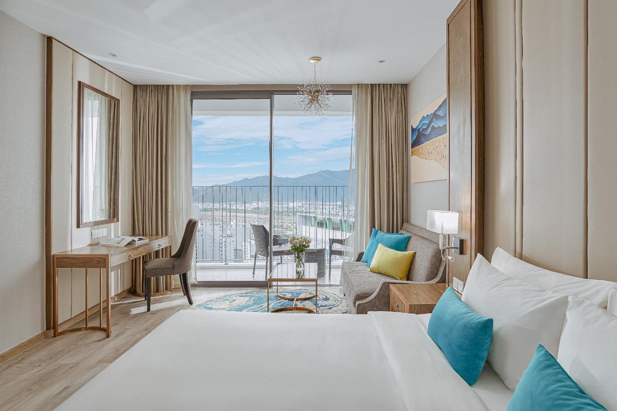 Coastal Panorama Oceanfront Suites Nha Trang Ngoại thất bức ảnh