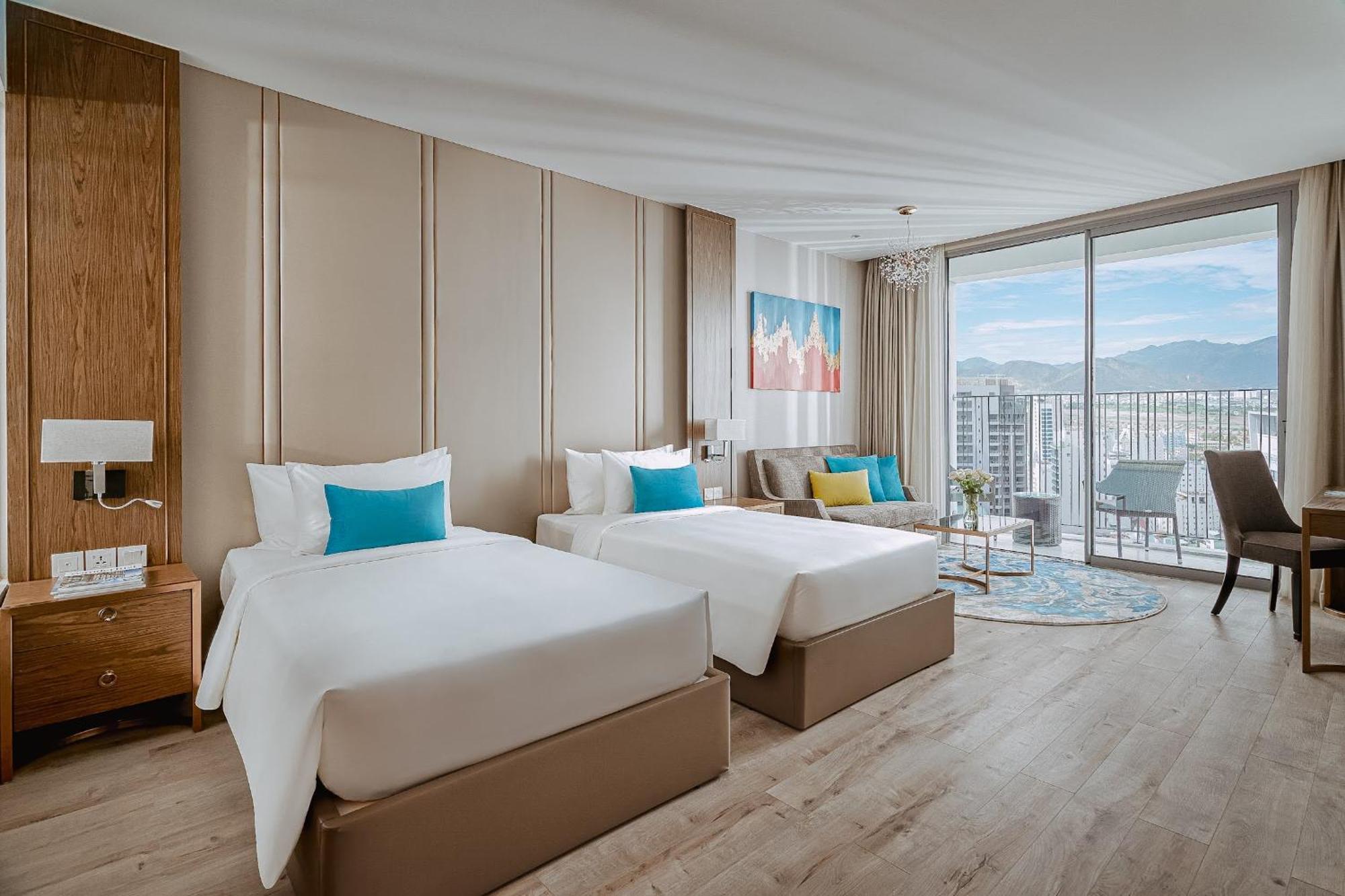 Coastal Panorama Oceanfront Suites Nha Trang Ngoại thất bức ảnh