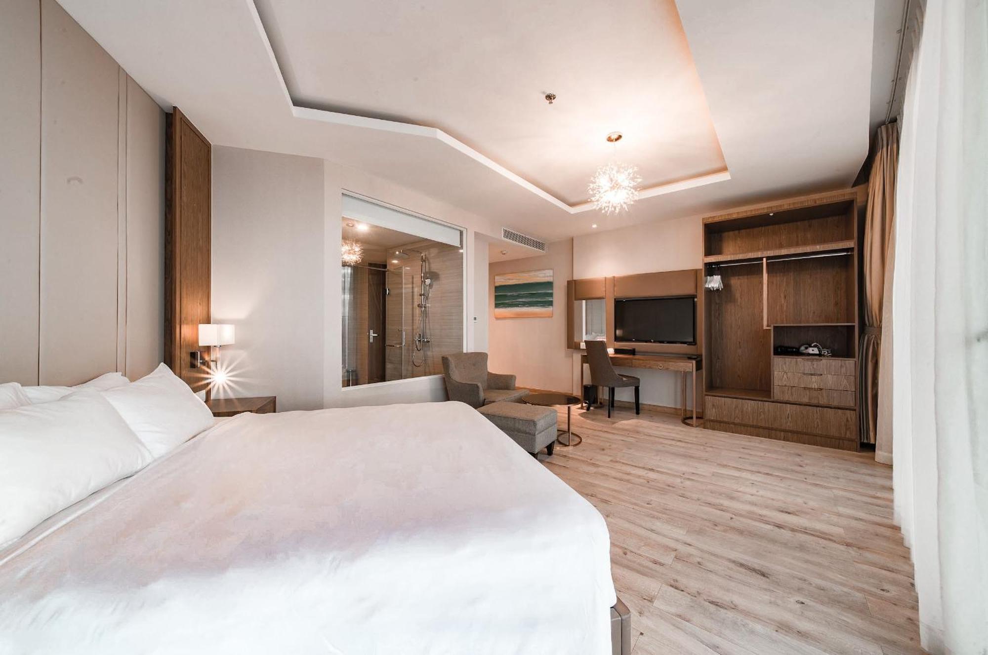 Coastal Panorama Oceanfront Suites Nha Trang Ngoại thất bức ảnh