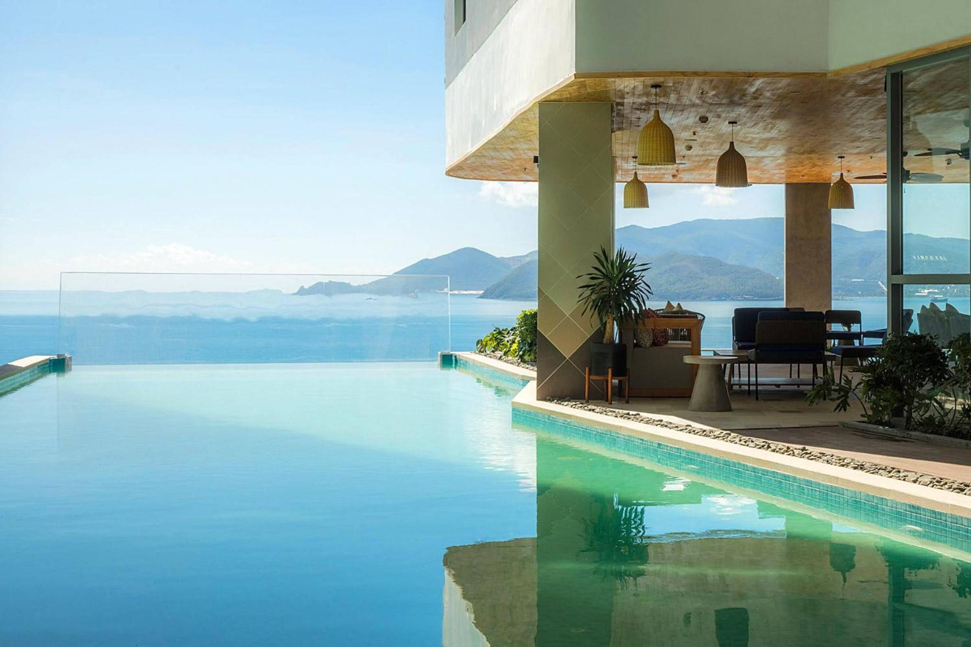 Coastal Panorama Oceanfront Suites Nha Trang Ngoại thất bức ảnh