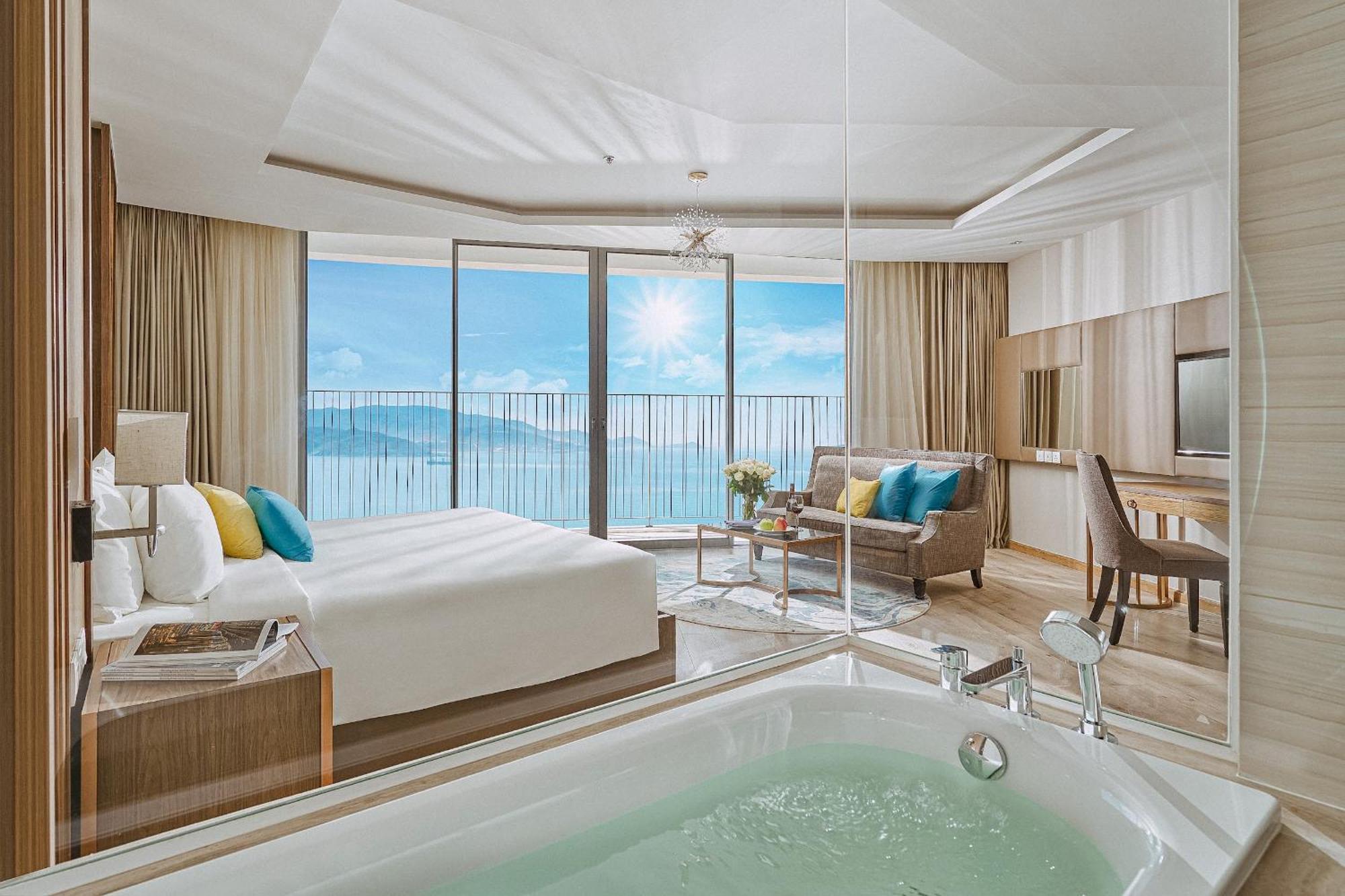 Coastal Panorama Oceanfront Suites Nha Trang Ngoại thất bức ảnh