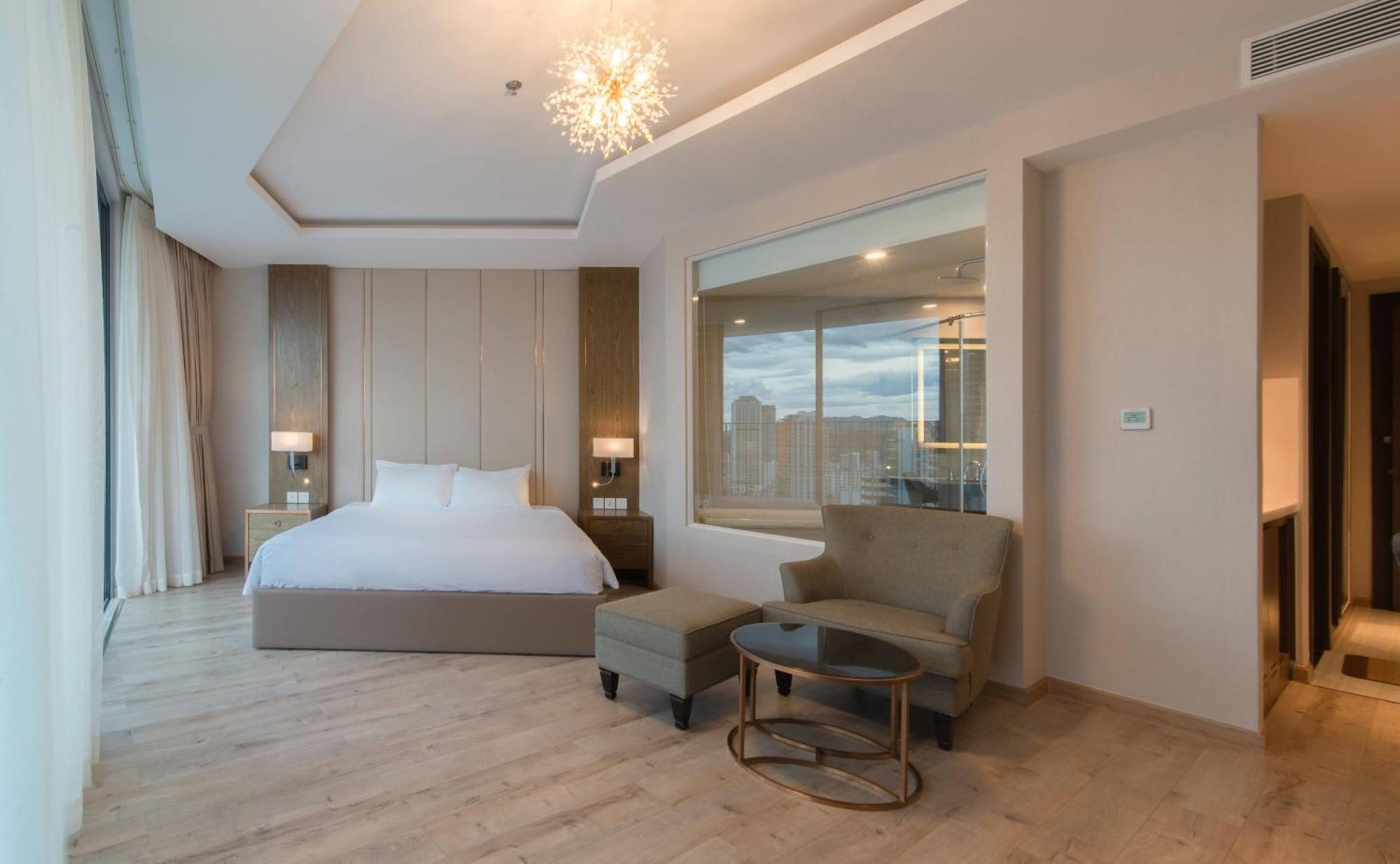 Coastal Panorama Oceanfront Suites Nha Trang Ngoại thất bức ảnh