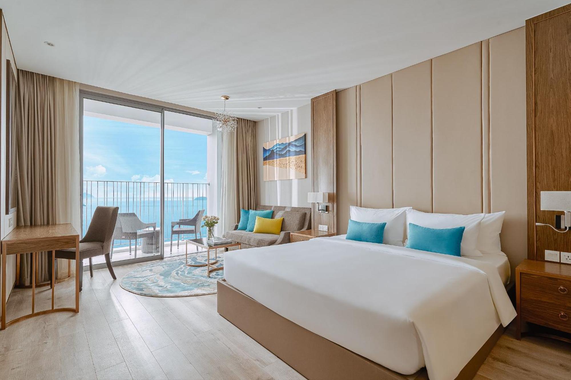 Coastal Panorama Oceanfront Suites Nha Trang Ngoại thất bức ảnh