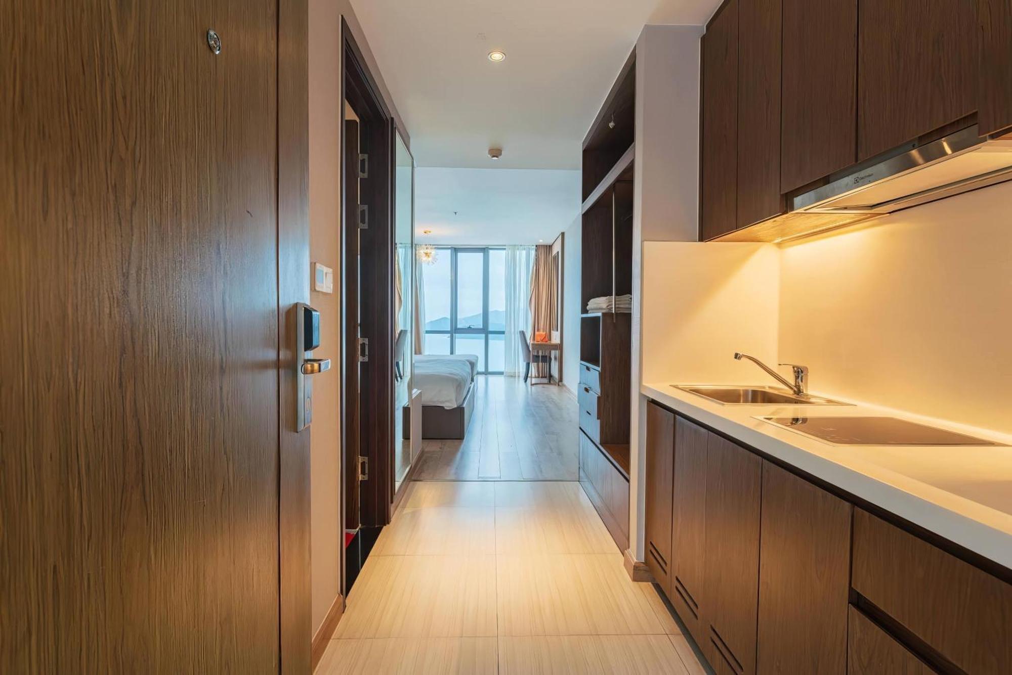 Coastal Panorama Oceanfront Suites Nha Trang Ngoại thất bức ảnh
