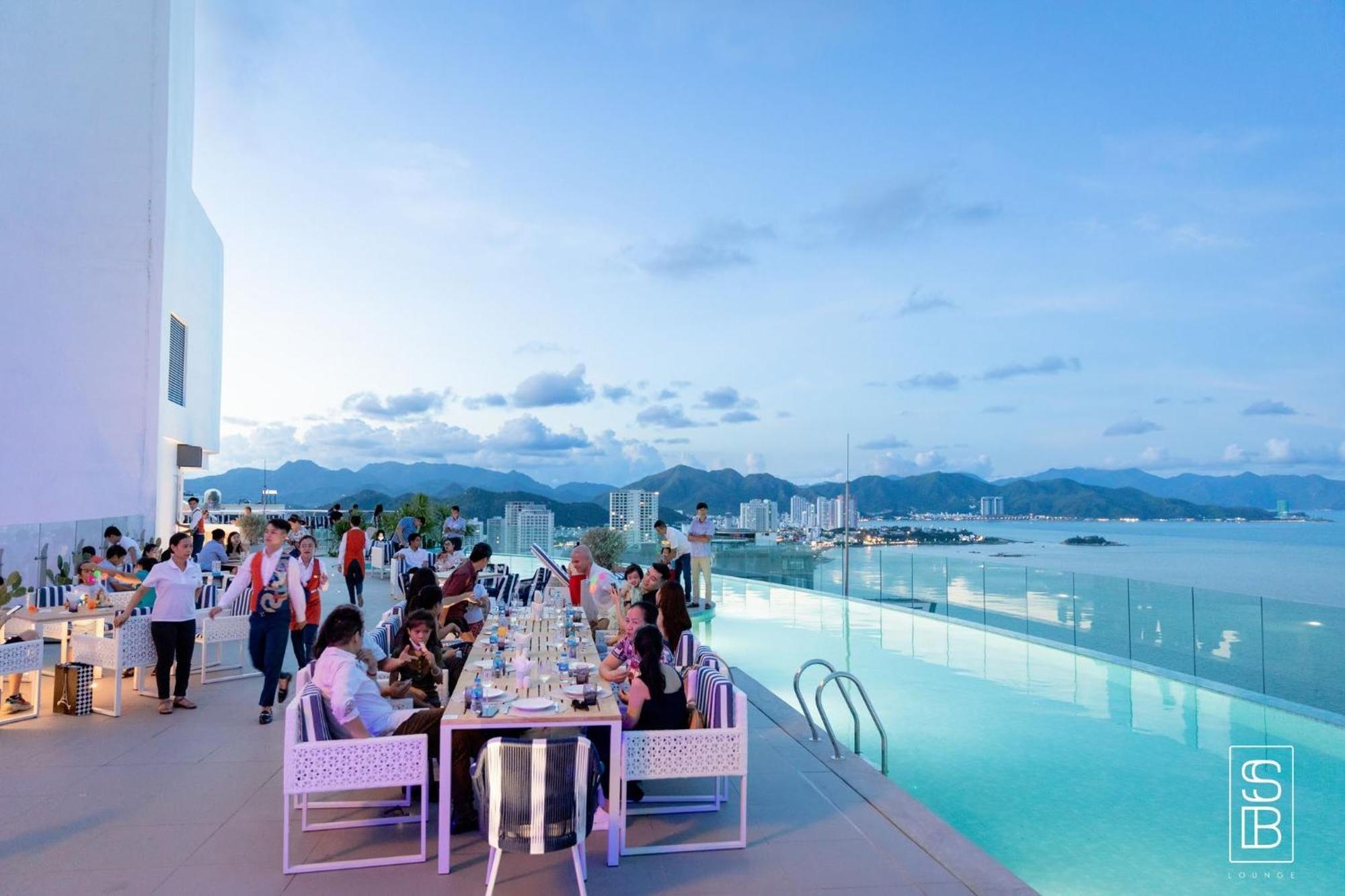 Coastal Panorama Oceanfront Suites Nha Trang Ngoại thất bức ảnh