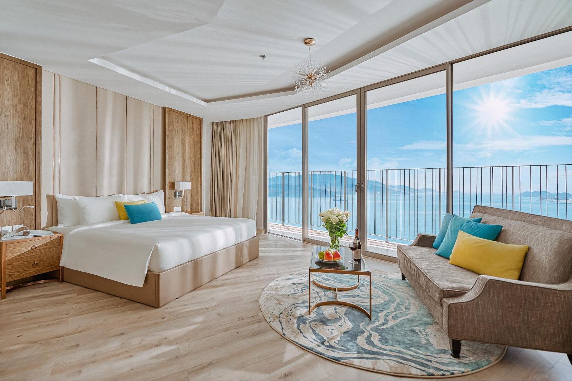Coastal Panorama Oceanfront Suites Nha Trang Ngoại thất bức ảnh