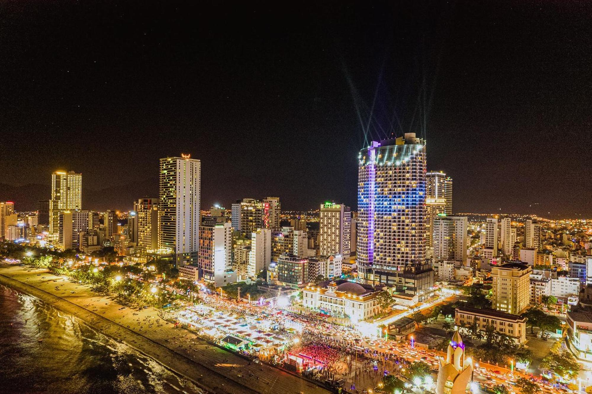Coastal Panorama Oceanfront Suites Nha Trang Ngoại thất bức ảnh