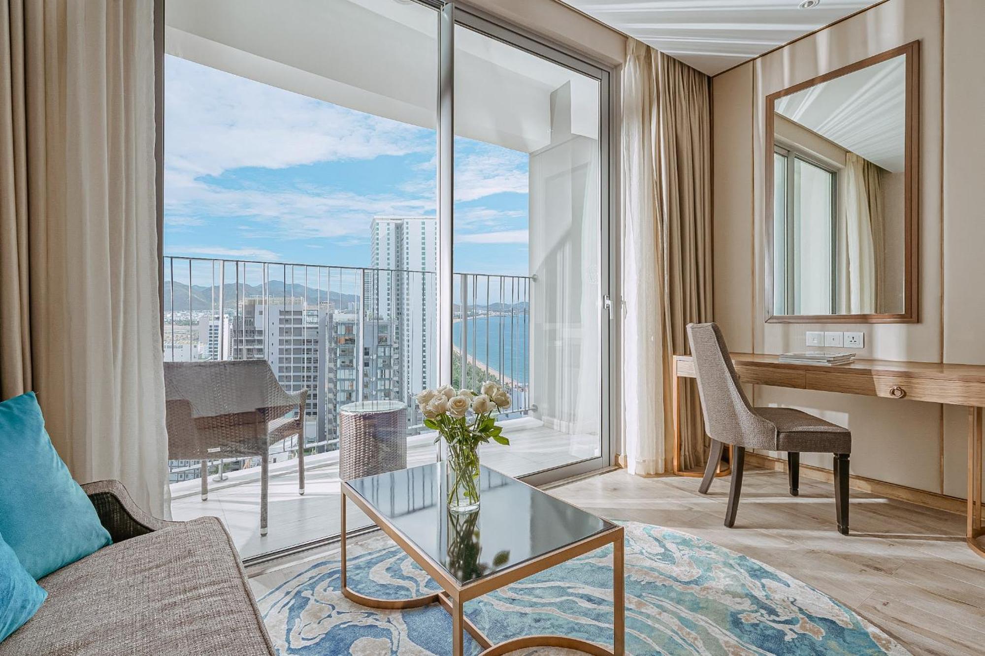 Coastal Panorama Oceanfront Suites Nha Trang Ngoại thất bức ảnh