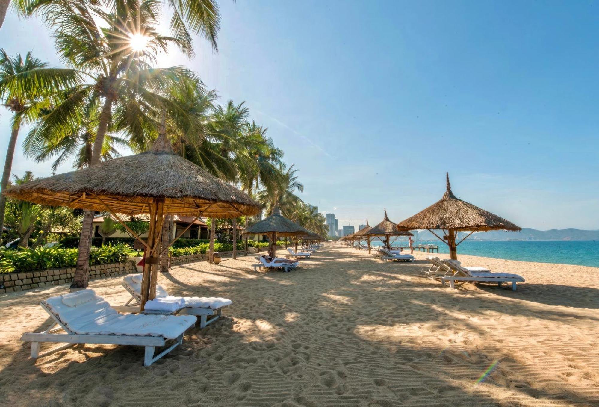 Coastal Panorama Oceanfront Suites Nha Trang Ngoại thất bức ảnh